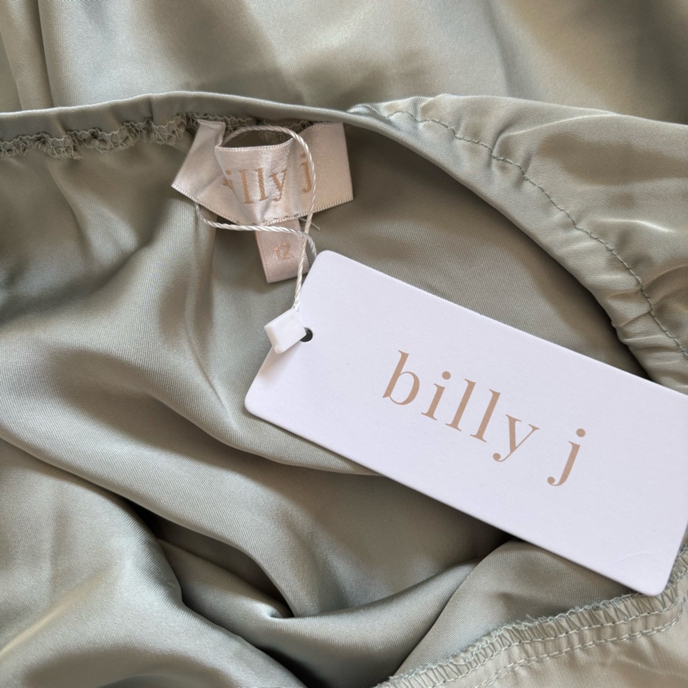 Billy J Cleo Midi Dress Olive NWT - Picture 8 of 8